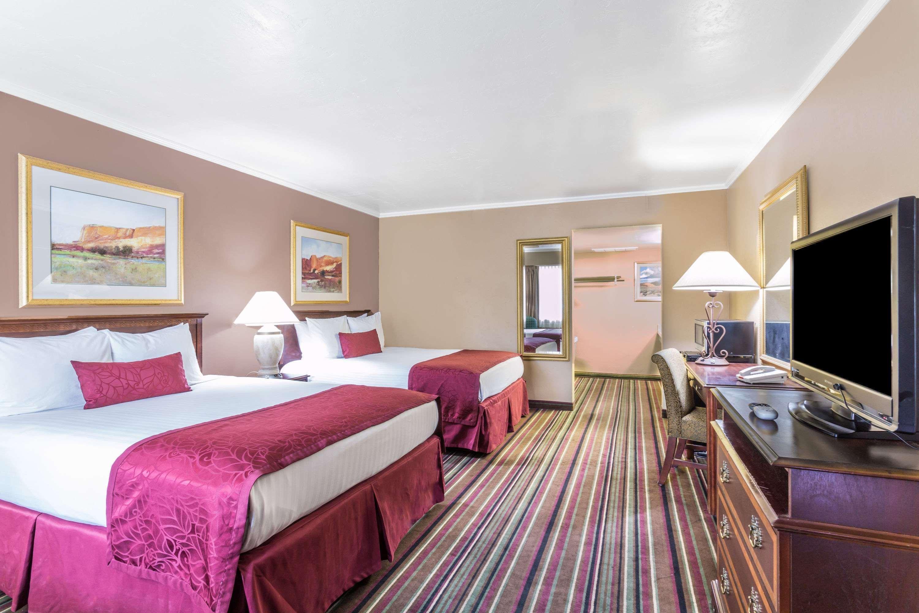 Days & By Wyndham Hotel