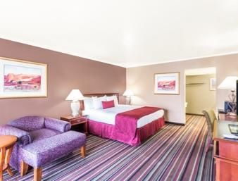 Hotel Days & By Wyndham Logan