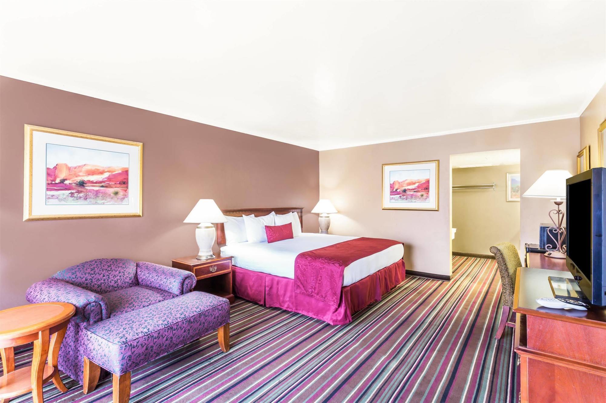 Days & By Wyndham Hotel Logan
